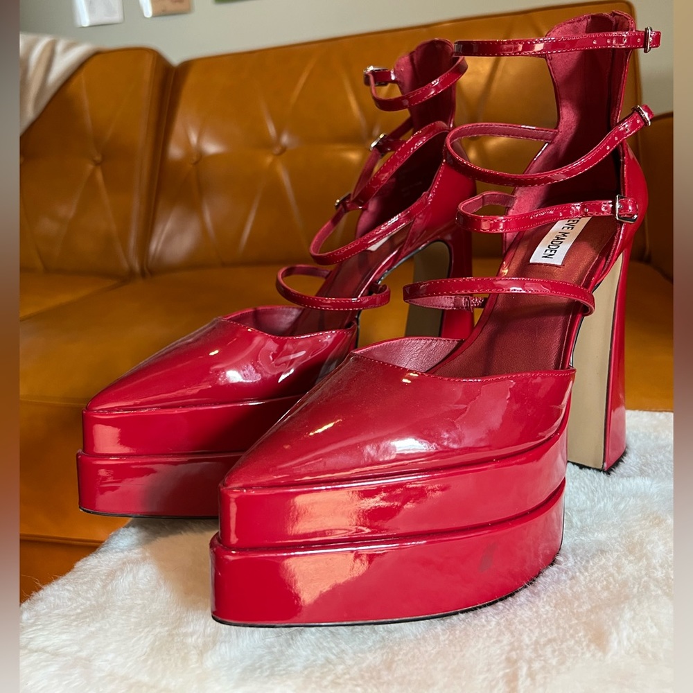 Steve Madden Clara Red Patent Heels, size 10